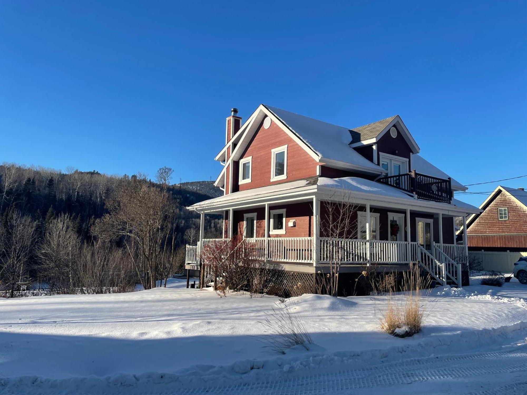 Belle Maison Avec Vue Sur La Riviere LʼAnse-Saint-Jean 외부 사진